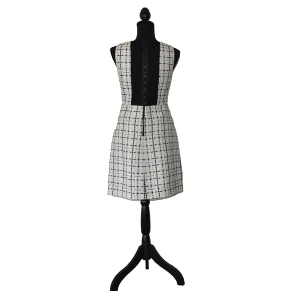 A6 Auth ALICE + OLIVIA Off White W/Black Square Panel Tweed Shift Dress Size 6 - Picture 3 of 7